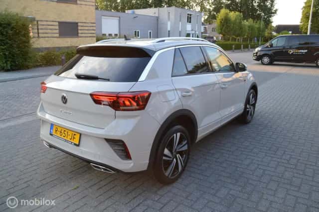 Volkswagen T-Roc (2022) thumbnail 5