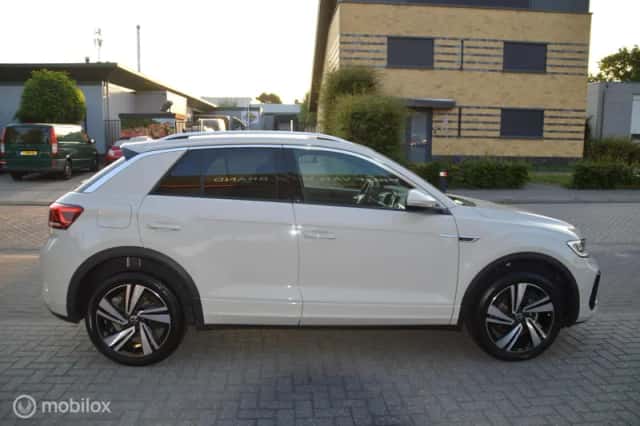 Volkswagen T-Roc (2022) thumbnail 6