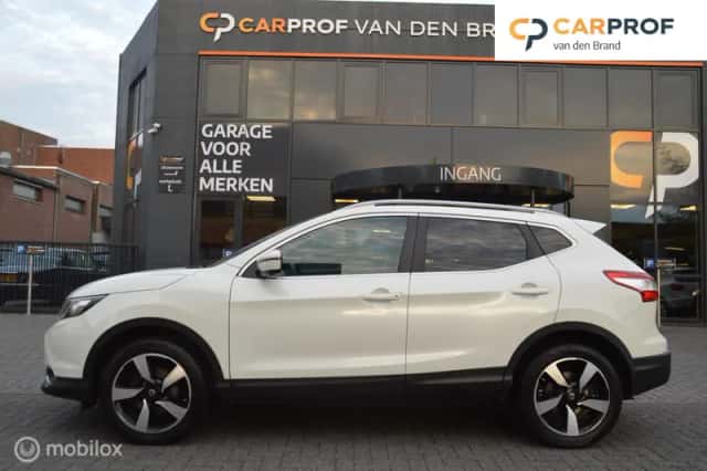 Nissan Qashqai (2015) thumbnail 2