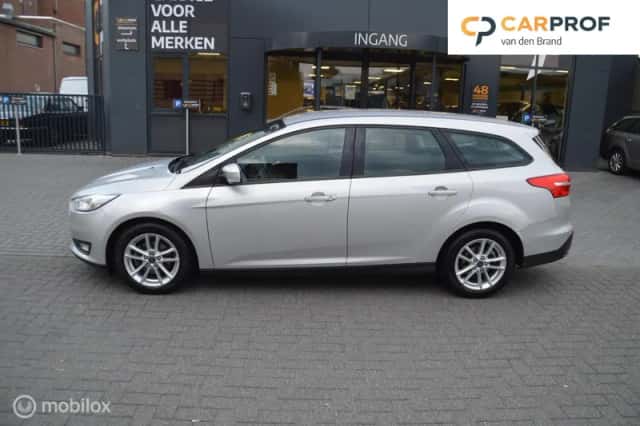 Ford Focus (2017) thumbnail 2