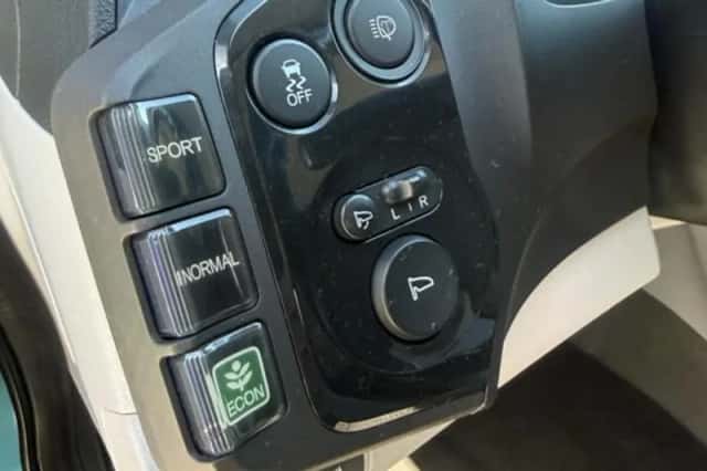 Honda CR-Z (2011) thumbnail 17