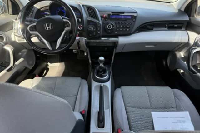 Honda CR-Z (2011) thumbnail 3