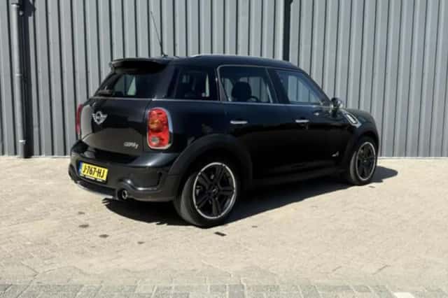 MINI COUNTRYMAN, (2020) thumbnail 2