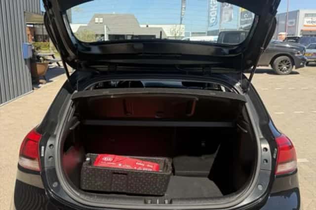 Kia Rio (2018) thumbnail 15