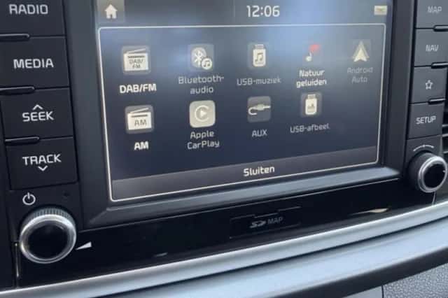 Kia Rio (2018) thumbnail 16