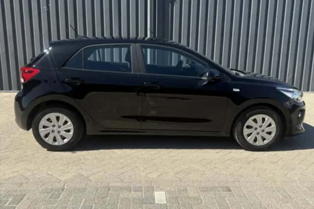 Kia Rio (2018) thumbnail 3