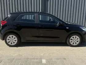 Kia Rio (2018) thumbnail 3