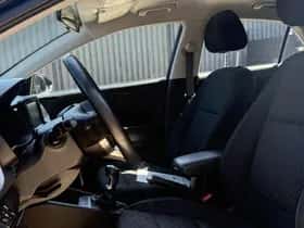 Kia Rio (2018) thumbnail 9
