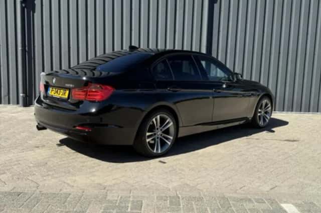 BMW 3-Serie (2022) thumbnail 2