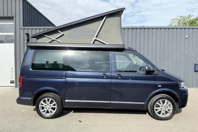 Volkswagen California (2010) thumbnail 2