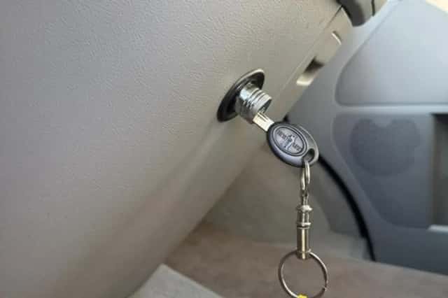 Volkswagen California (2011) thumbnail 11