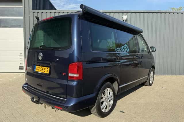 Volkswagen California (2010) thumbnail 3