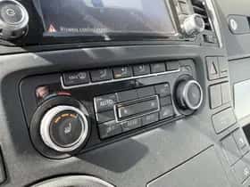 Volkswagen California (2011) thumbnail 25