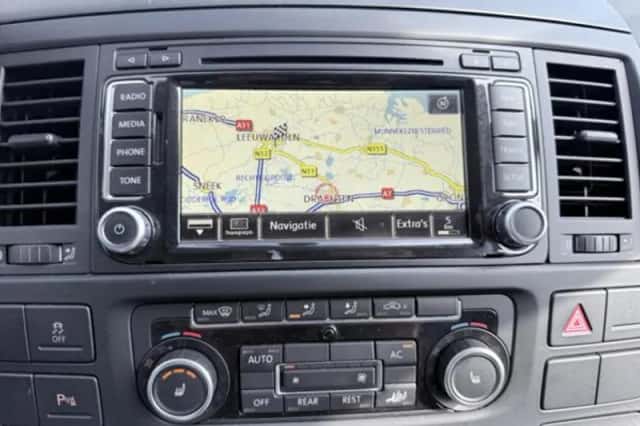 Volkswagen California (2011) thumbnail 29