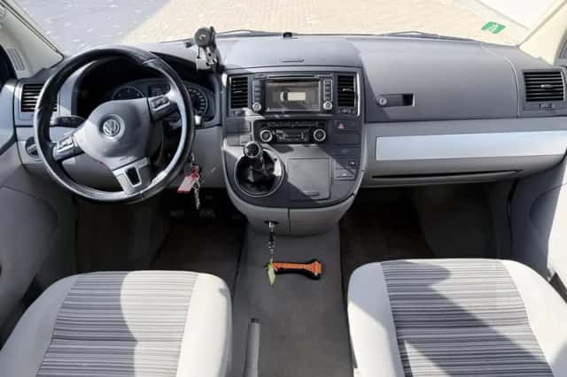 Volkswagen California (2010) thumbnail 4
