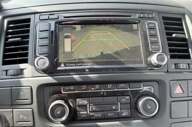 Volkswagen California (2010) thumbnail 6