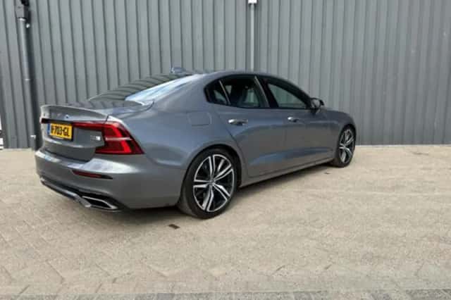 Volvo S60 (2020) thumbnail 3