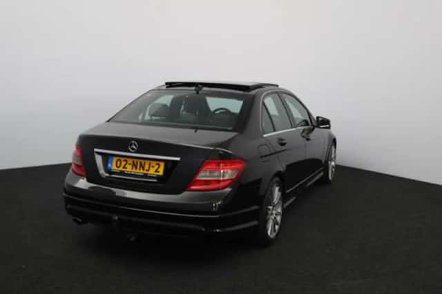 Mercedes-Benz C-Klasse (2010) thumbnail 4