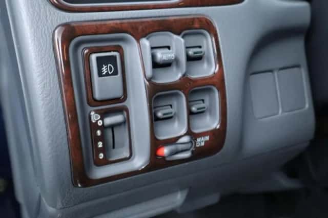 Honda CR-V (2000) thumbnail 6