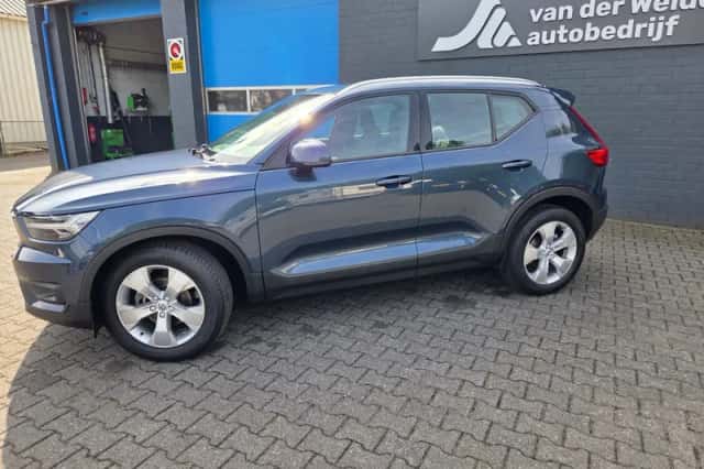 Volvo XC40 (2021) thumbnail 5