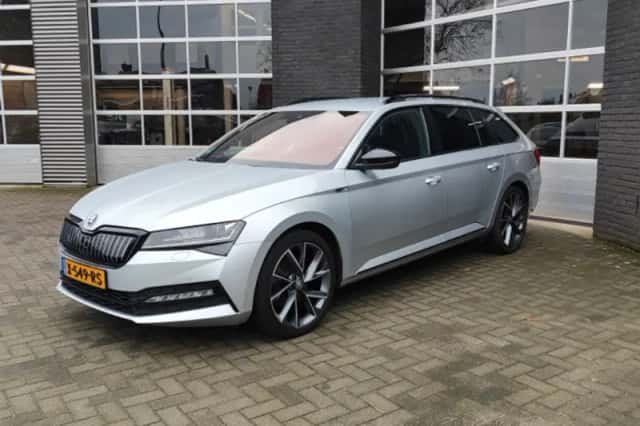 Škoda Superb (2020) thumbnail 4