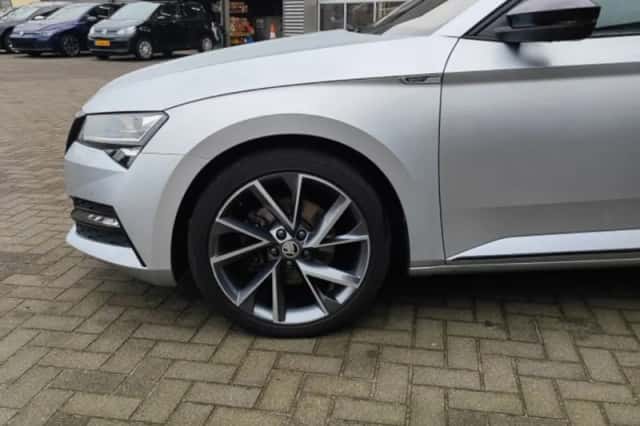 Škoda Superb (2020) thumbnail 5