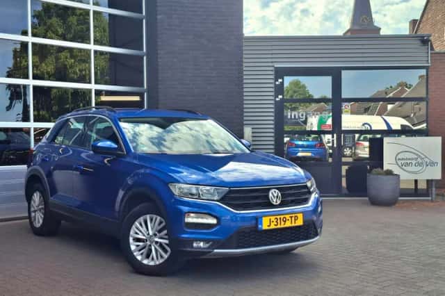 Volkswagen T-Roc (2018) thumbnail 1