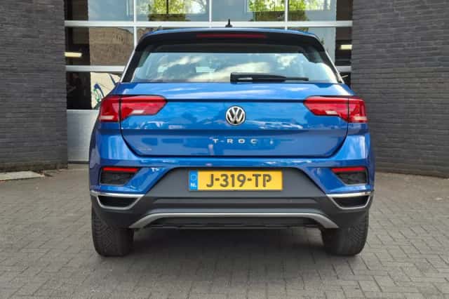 Volkswagen T-Roc (2018) thumbnail 6