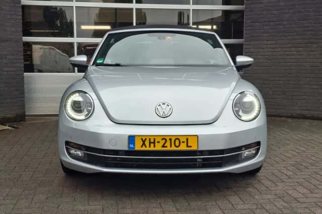 Volkswagen Beetle (2014) thumbnail 4