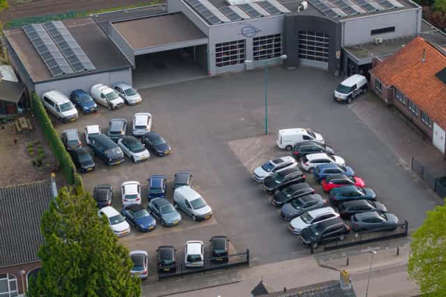 Volkswagen Caddy (2012) thumbnail 2