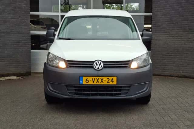 Volkswagen Caddy (2012) thumbnail 3