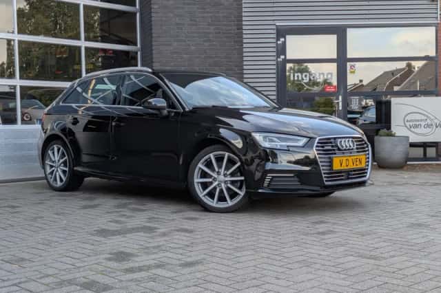 Audi A3 (2013) thumbnail 1
