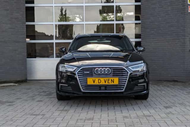 Audi A3 (2013) thumbnail 3