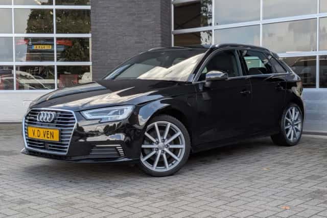 Audi A3 (2013) thumbnail 4