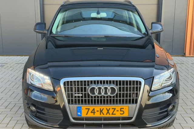 Audi Q5 (2010) thumbnail 2