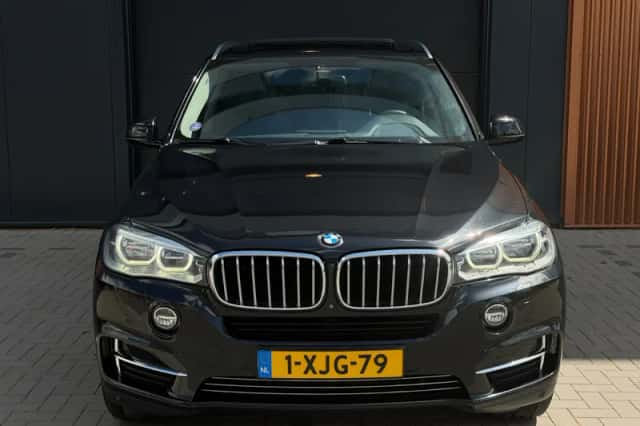 BMW X5 (2014) thumbnail 2