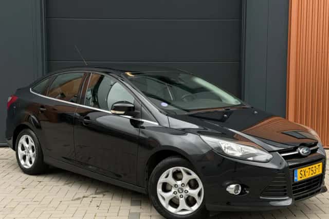 Ford Focus (2012) thumbnail 1
