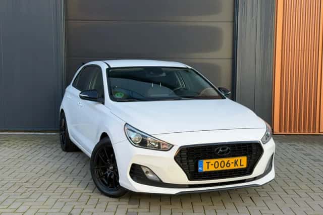 Hyundai i30 (2019) thumbnail 1
