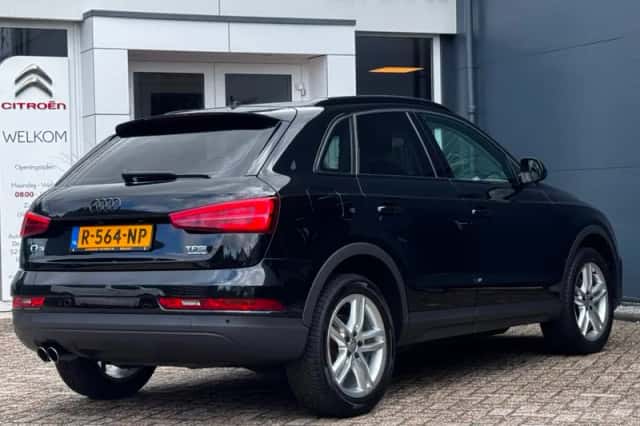 Audi Q3 (2016) thumbnail 2