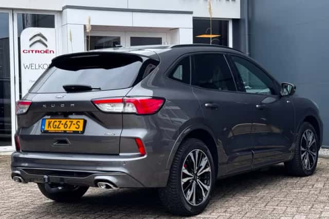 Ford Kuga (2023) thumbnail 3
