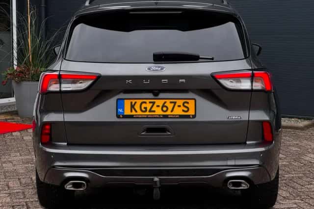 Ford Kuga (2023) thumbnail 5
