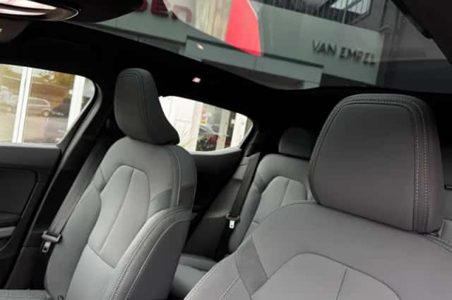 Polestar 2 (2023) thumbnail 6
