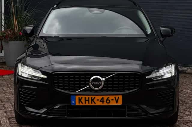 Volvo V60 (2022) thumbnail 4
