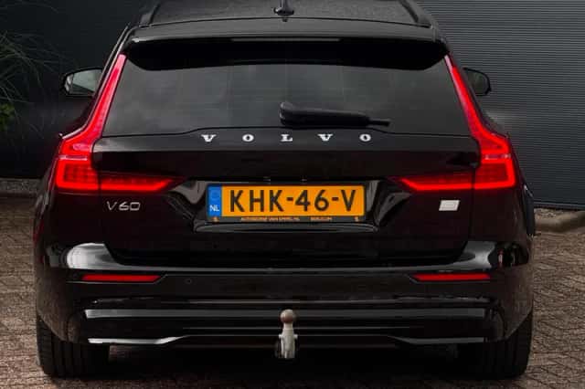 Volvo V60 (2022) thumbnail 5