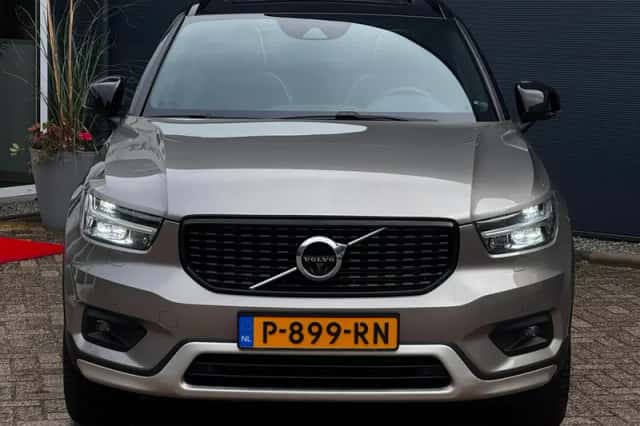 Volvo XC40 (2022) thumbnail 4