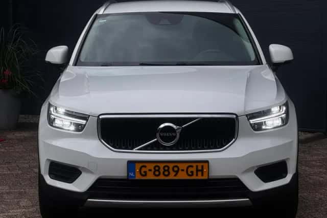 Volvo XC40 (2019) thumbnail 4