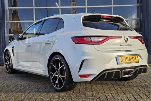 Renault Mégane (2019) thumbnail 3