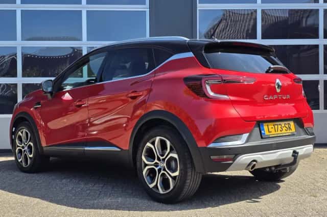 Renault Captur (2021) thumbnail 3
