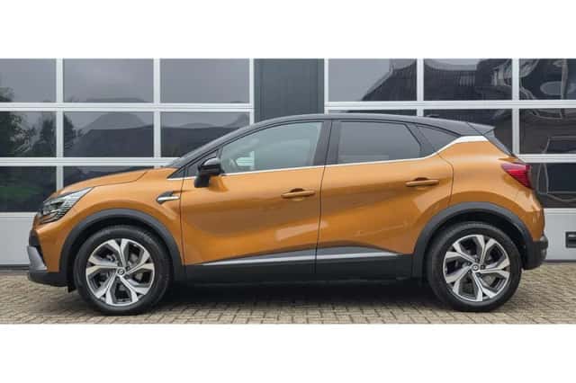 Renault Captur (2022) thumbnail 2