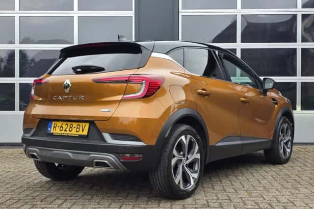 Renault Captur (2022) thumbnail 5